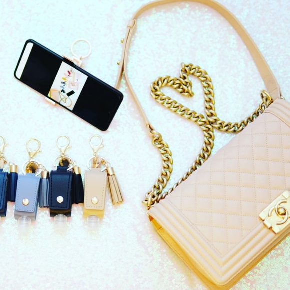 Hand Sanitizer and Multi function phone/purse holder gift set - Picture 14 of 16